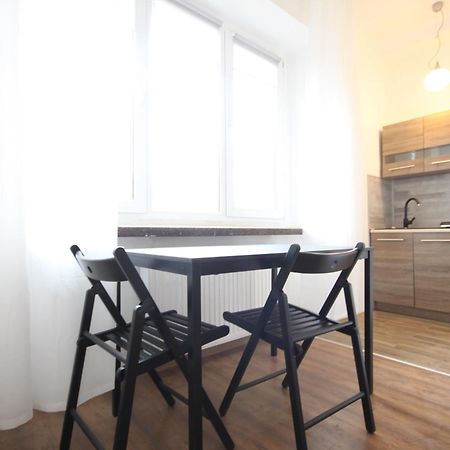 Zwirki Apartment เชสโตฮอวา ภายนอก รูปภาพ