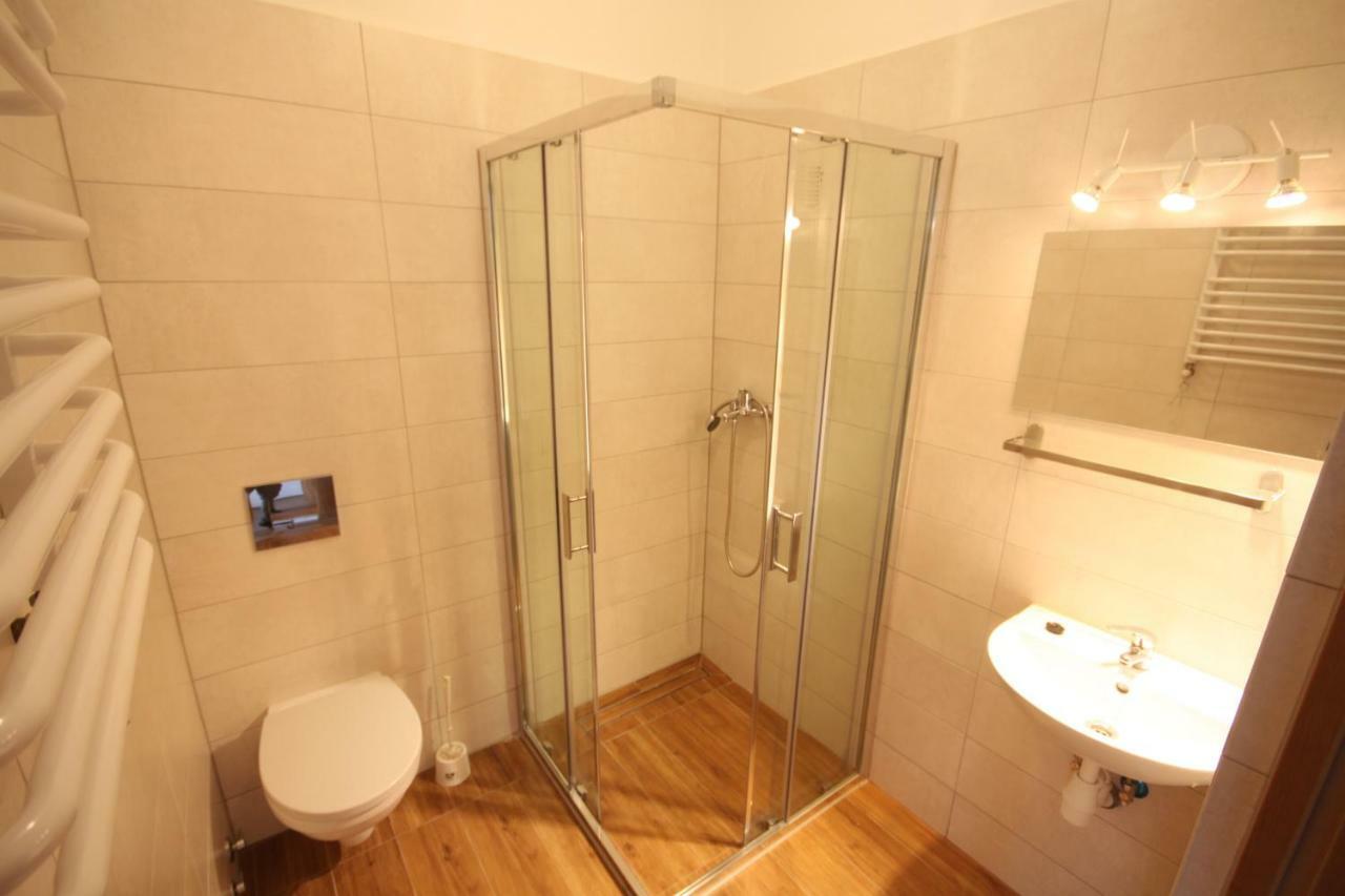 Zwirki Apartment เชสโตฮอวา ภายนอก รูปภาพ