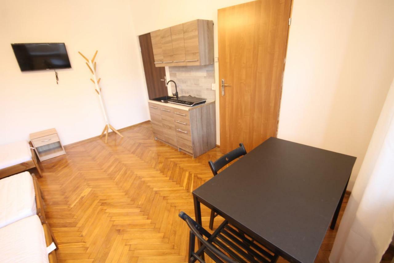 Zwirki Apartment เชสโตฮอวา ภายนอก รูปภาพ
