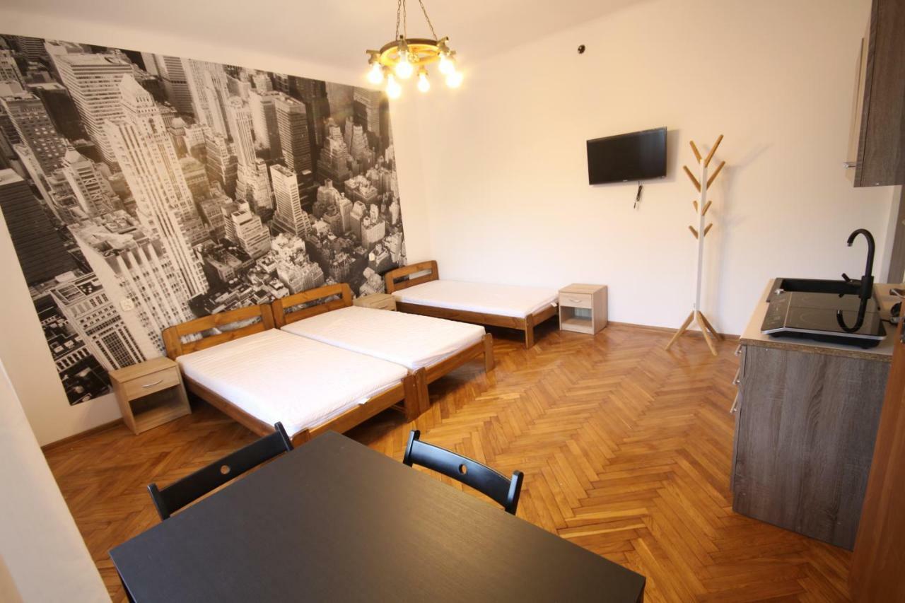 Zwirki Apartment เชสโตฮอวา ภายนอก รูปภาพ