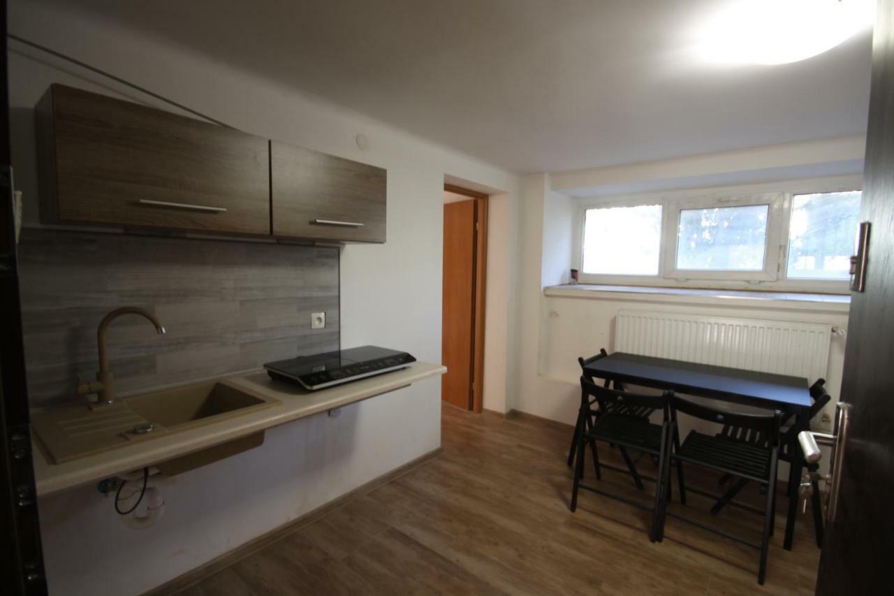 Zwirki Apartment เชสโตฮอวา ภายนอก รูปภาพ