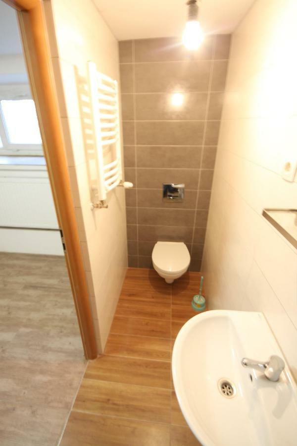 Zwirki Apartment เชสโตฮอวา ภายนอก รูปภาพ